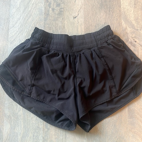 lululemon hotty hots size 2 - Picture 1 of 2